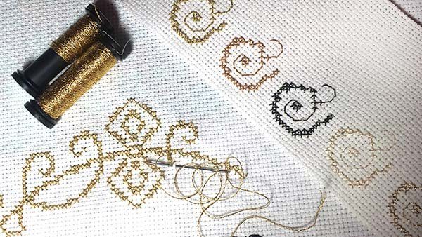 How to cross stitch with DMC metallic embroidery floss - Stitched