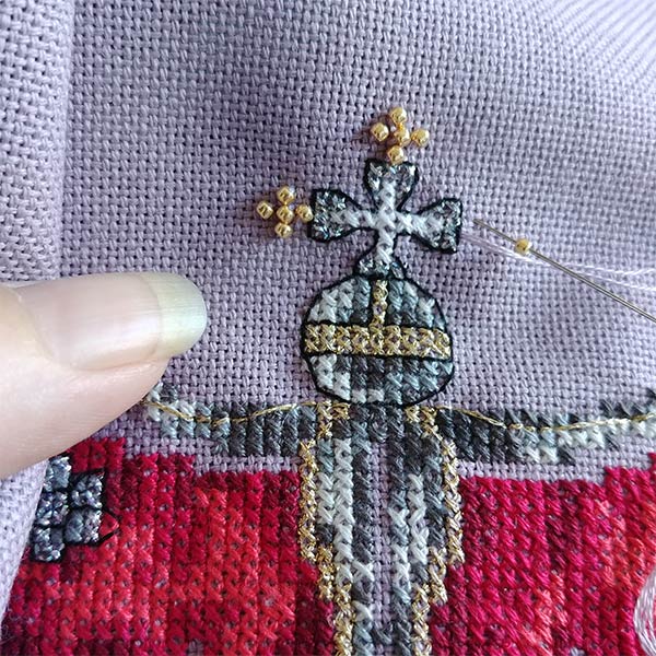 King crown cross stitch pattern